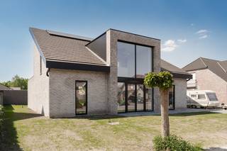 In een rustig gelegen straat op de Heide in Lommel vinden we deze prachtige villa terug op de Boldriesstraat. De woning is recent afgewerkt en wordt...