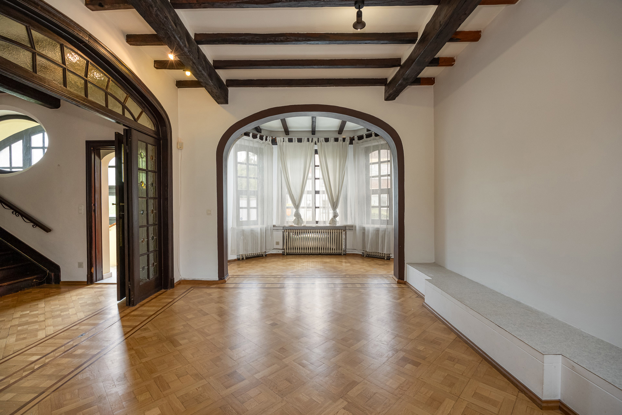 Een villa met ziel — authentiek, ruim en uniek in Grimbergen - foto 4