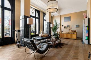 Een zeldzame kans om een verhuurd handelsgelijkvloers van 204 m² te verwerven in één van de meest iconische gebouwen van Antwerpen: het...