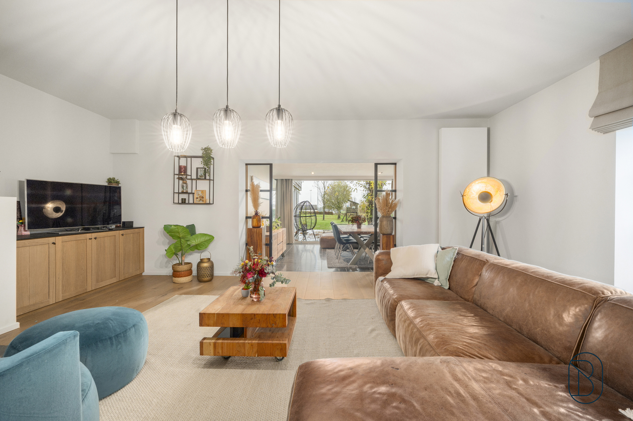 Stijlvolle gerenoveerde woning met loods in Zwevegem - foto 5