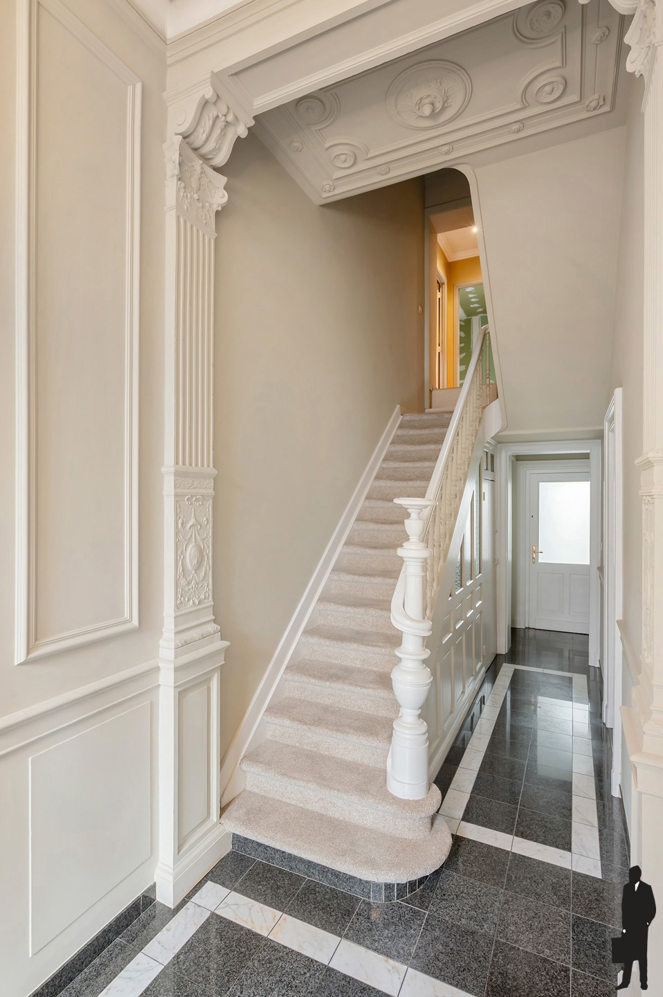 Deels gerenoveerde parel met mogelijkheden en weidegrond! - foto 3