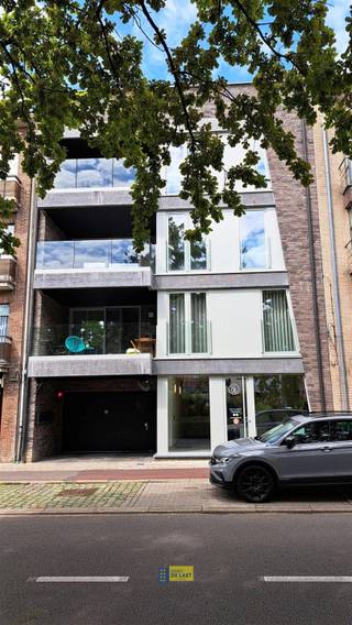 Commercial for rent in Schoten