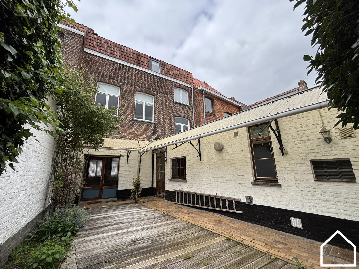 Charmante burgerwoning met 4 ruime slaapkamers en zonnige stadstuin. Opp: 140m² - foto 5