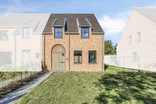 Élégante maison neuve à vendre à Elverdinge avec trois chambres, garage double et jardin. Cette maison mitoyenne est idéale pour ceux qui...