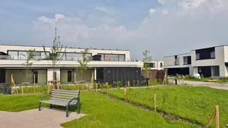 Vlak bij het bruisende en historische centrum van Ieper bevindt zich dit lichtrijke zéér energiezuinig appartement in een rustige, groene...