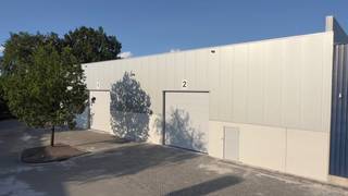 KMO-unit te huur in Beerse – Magazijn met kantoorruimte op 750 m² terrein.Deze moderne en energiezuinige KMO-unit in Beerse biedt een ideale...