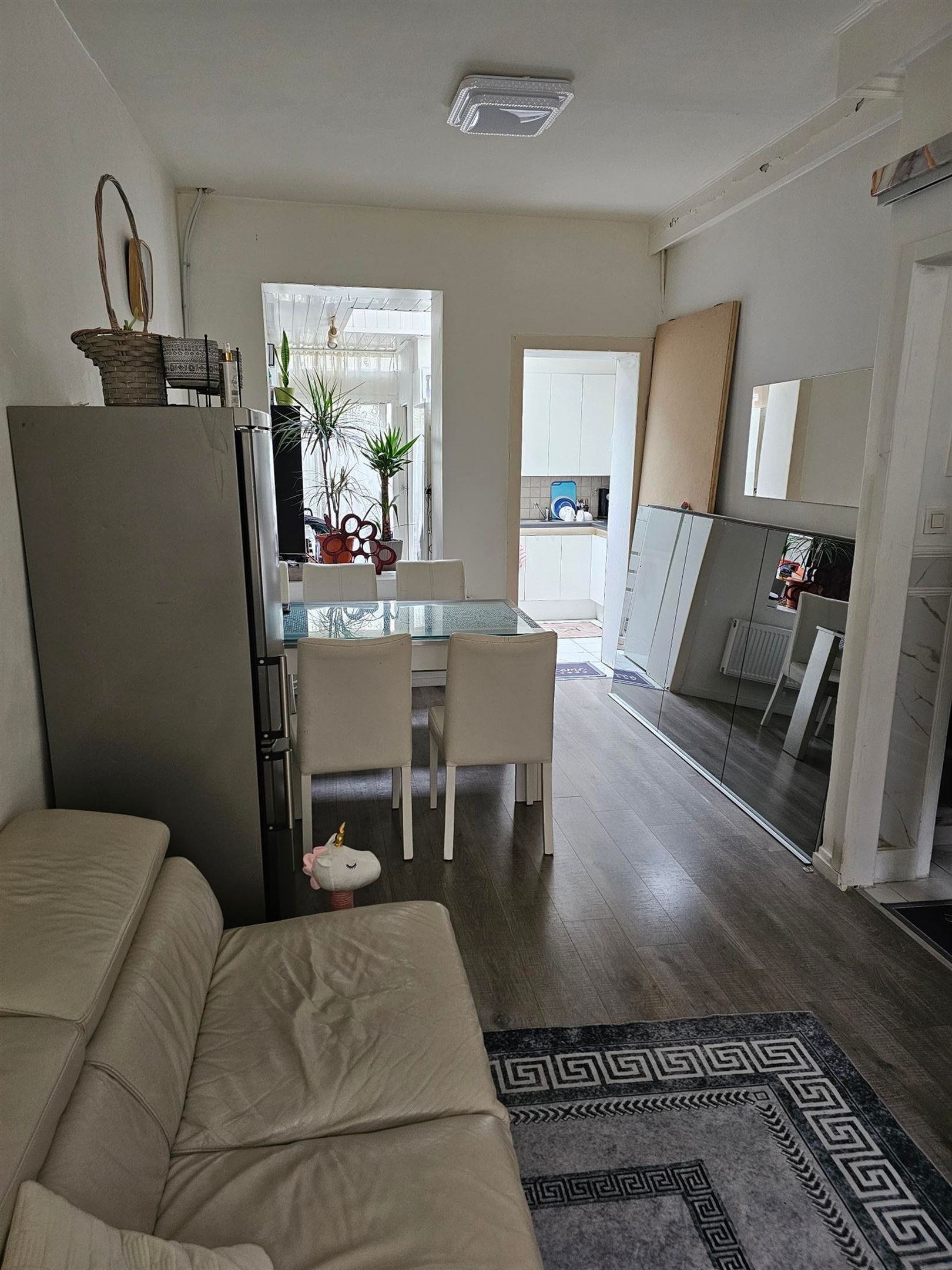 Gerenoveerde rijwoning met 3 slaapkamers gelegen vlakbij het bruisende stadscentrum van Gent. - foto 2