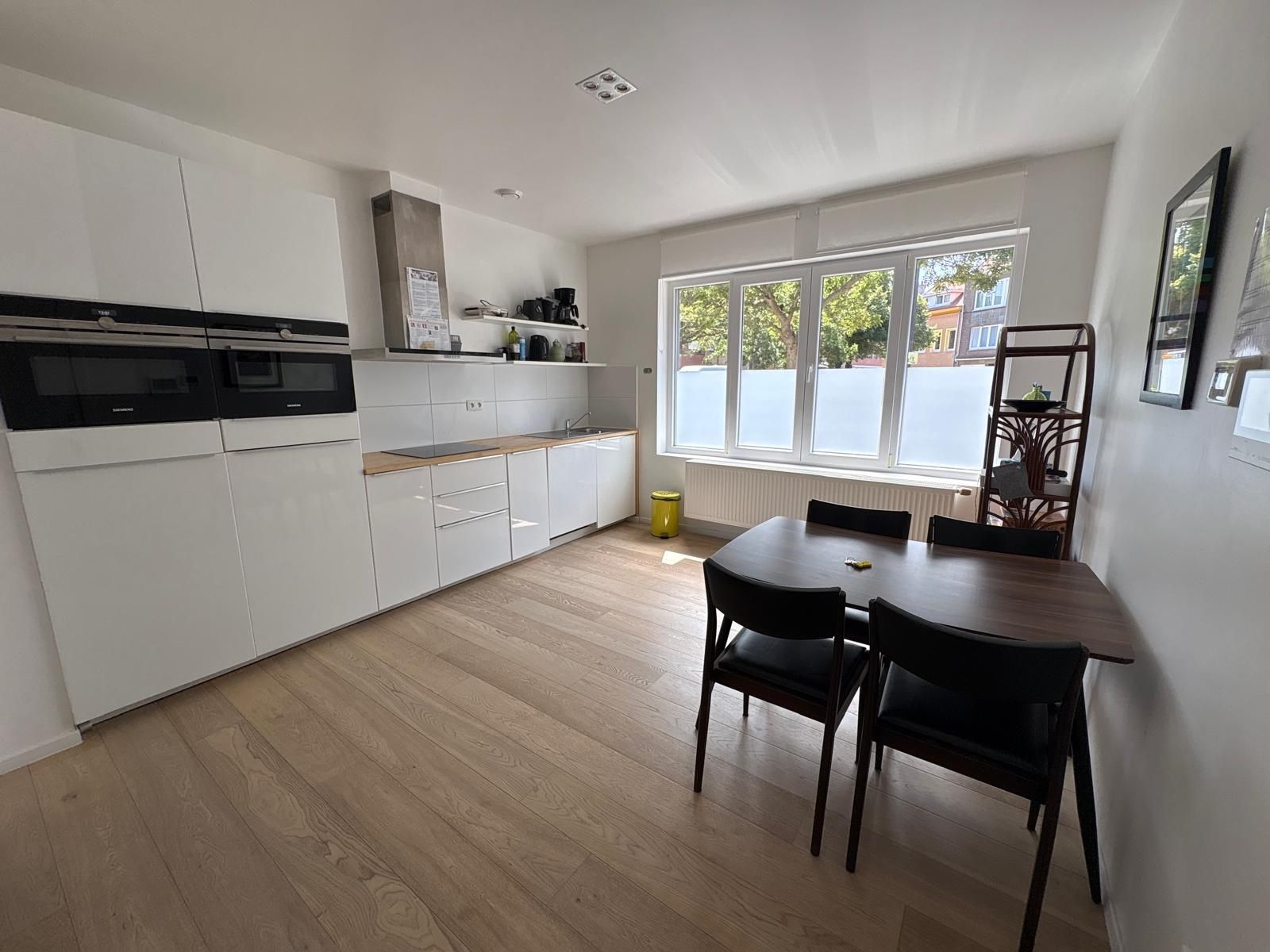 Gezellig gelijkvloers appartement met 1 slaapkamer & terras te huur in Oostende. - foto 2