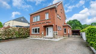 Immo3000 heeft een ruime, deel te renoveren, woning te koop op wederom een top locatie van 10a59ca in Linden. Gelegen op de grens met...