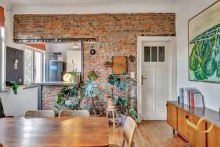 In the heart of Molenbeek-Saint-Jean, on the highly sought-after Boulevard du Jubilé, we present this bright 73 m² (PEB) apartment, located on...