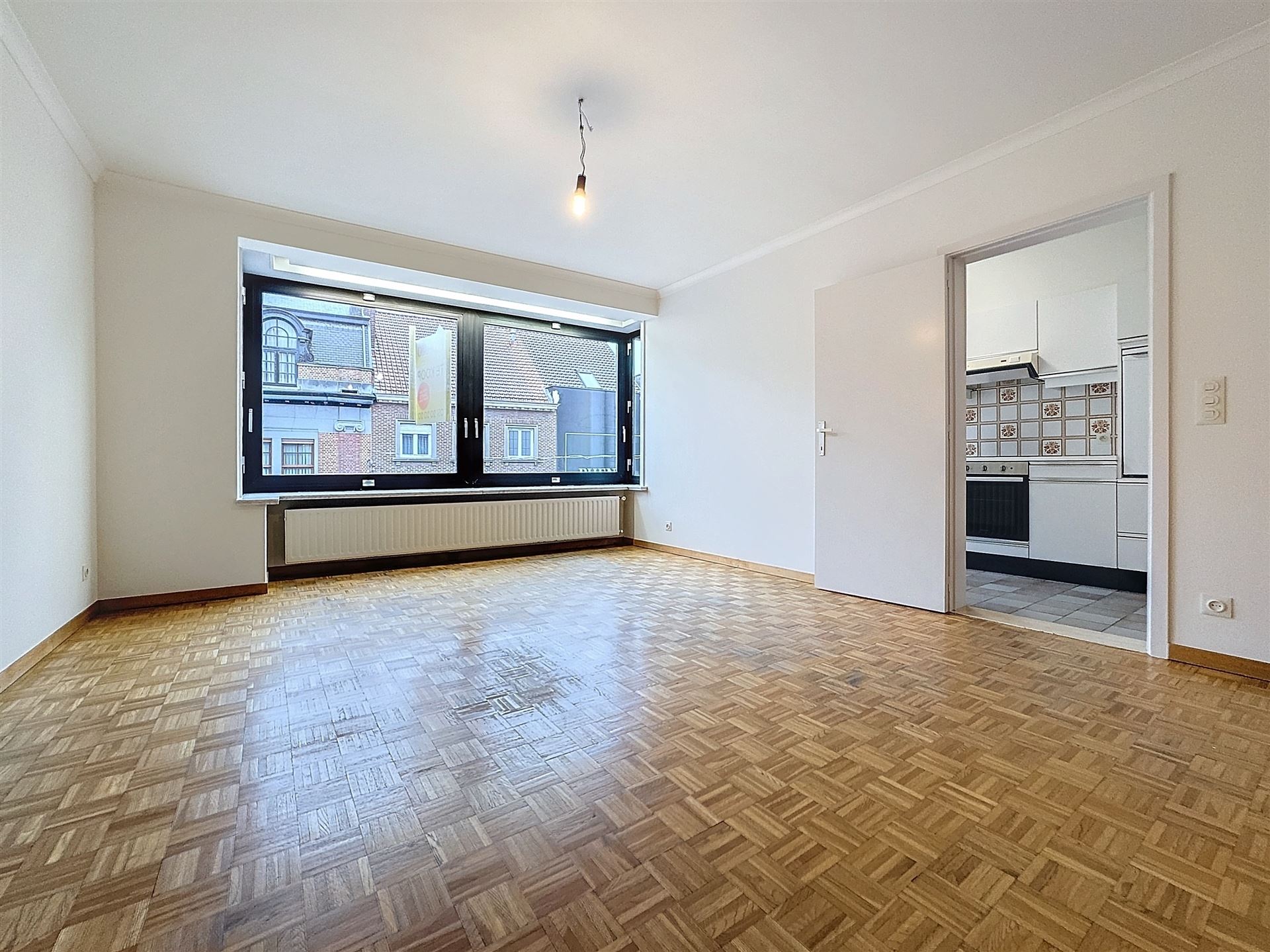 INSTAPKLAAR appartement (90m²) met 2 slaapkamers op 200m van de Grote Markt  - foto 2