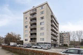 The apartment has 2 full bedrooms, a bathroom with shower and sink, a separate storage room and a separate toilet. There are 2 terraces, so you...