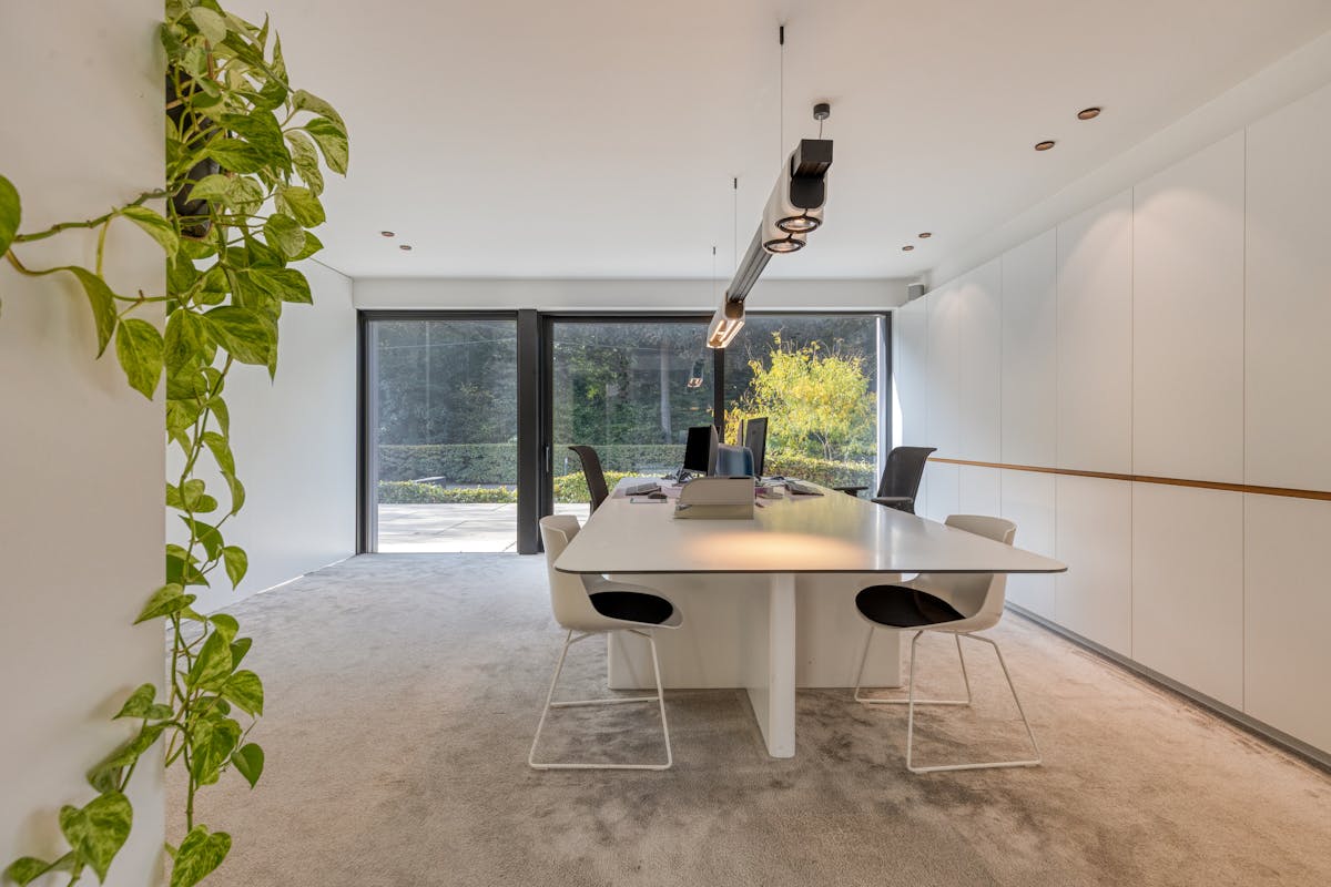 Instapklaar kantoor te huur op toplocatie in Roeselare - foto 2