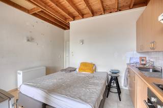 br&amp;gt;In het centrum van Waregem bieden wij dit gezellig appartement aan. Het appartement is momenteel verhuurd aan het RSVK ( Sociaal verhuur kantoor), de ideale belegging. <br /><br /><strong>Indeling:</strong> keuken met eet- en leefruimte, woonkamer met toegang tot een heel ruim terras via het schuifraam, een aparte badkamer met lavabomeubel, douche en toilet en 1 slaapkamer.<br /><br /><strong>Troeven:</strong>
<ul><li>Ruim terras</li><li>reeds verhuurd</li><li>Vlotte verbinding met de E17</li><li>Centrale ligging nabij winkels, horeca en openbaar vervoer</li></ul>
<br />Wenst u graag meer info of een bezoek ter plaatse?<br />Neem dan zeker contact op met Jérôme Bossuyt via 0472 61 10 10.