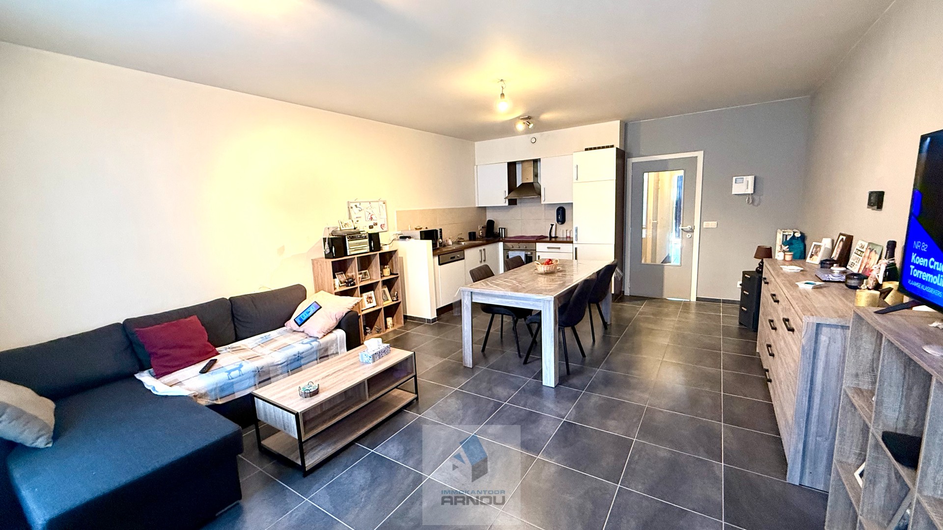 Gezellig gelijkvloers appartement met 1 slaapkamer, stadstuintje en privatieve autostaanplaats - foto 2