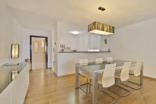 [[ DIT PAND NEEMT DEEL AAN DE ERA OPEN HUIZEN DAG OP 6/12 VAN 14:30 TOT 15:30 ]]Blankenberge: Instapklaar appartement met ruim terras en zijdelings...