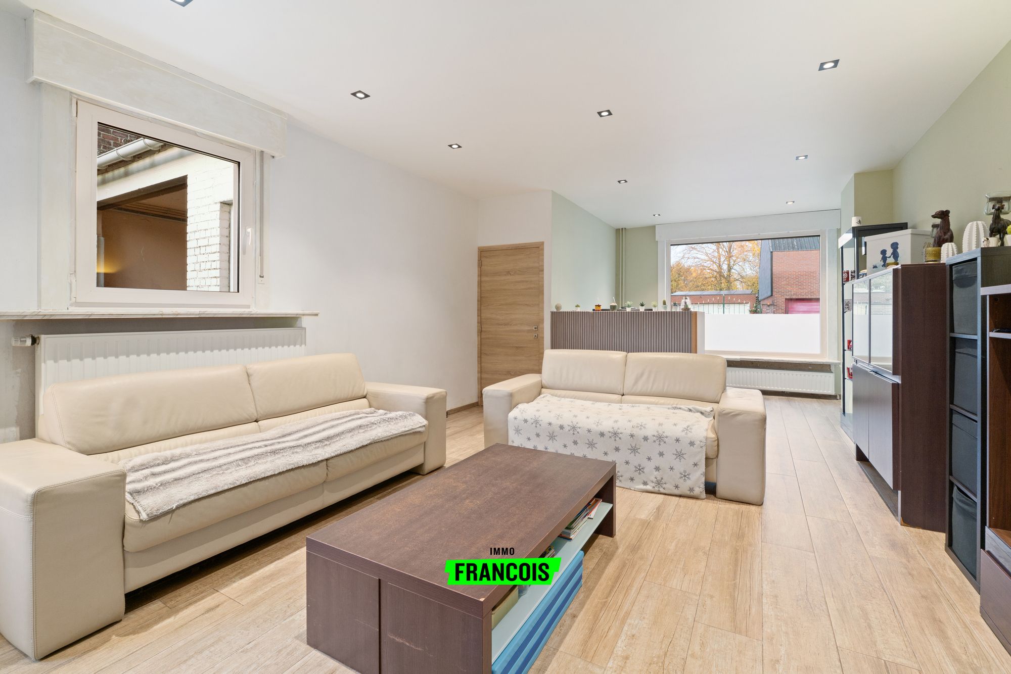 Verder af te werken/op te frissen woning in Gontrode met atelier! - foto 4