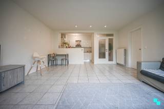 Ontdek dit centraal gelegen appartement in Izegem met twee slaapkamers, dat geniet van een bewoonbare oppervlakte van 86 m² (volgens het...