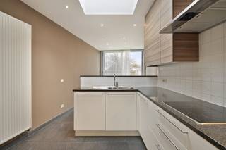 Vous recherchez un appartement prêt à habiter ou un investissement intelligent? Découvrez ce lumineux duplex, idéalement situé dans le centre...