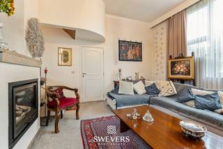 Interesse? Meer informatie op www.SWEVERS.be. - In de rustige maar centrale Sint-Janshoefstraat in Hasselt staat een instapklare halfopen woning...