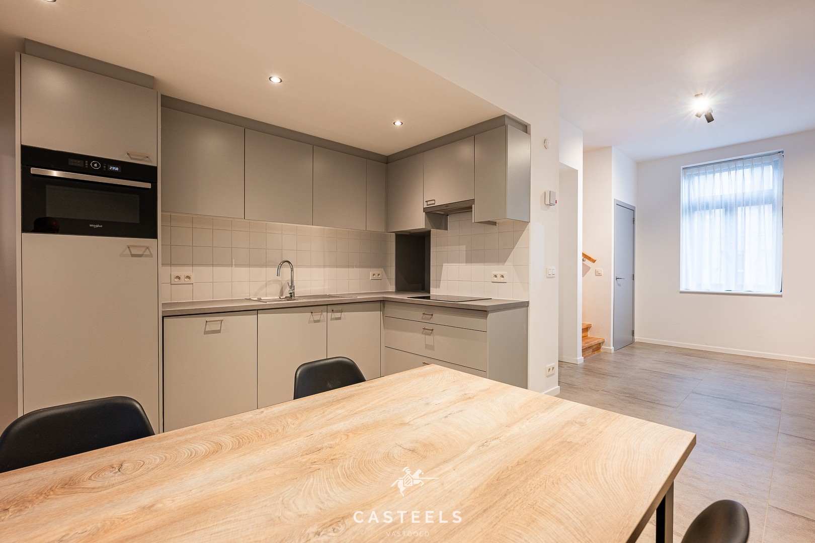 Recent gerenoveerde woning met 5 slpk, koer en terras te Gent - foto 5