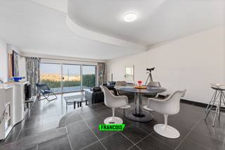 DOE EEN BOD op dit sublieme doorloop appartement. Met een mooie gevelbreedte is dit pand gelegen op de eerste lijn aan het rustige strand...