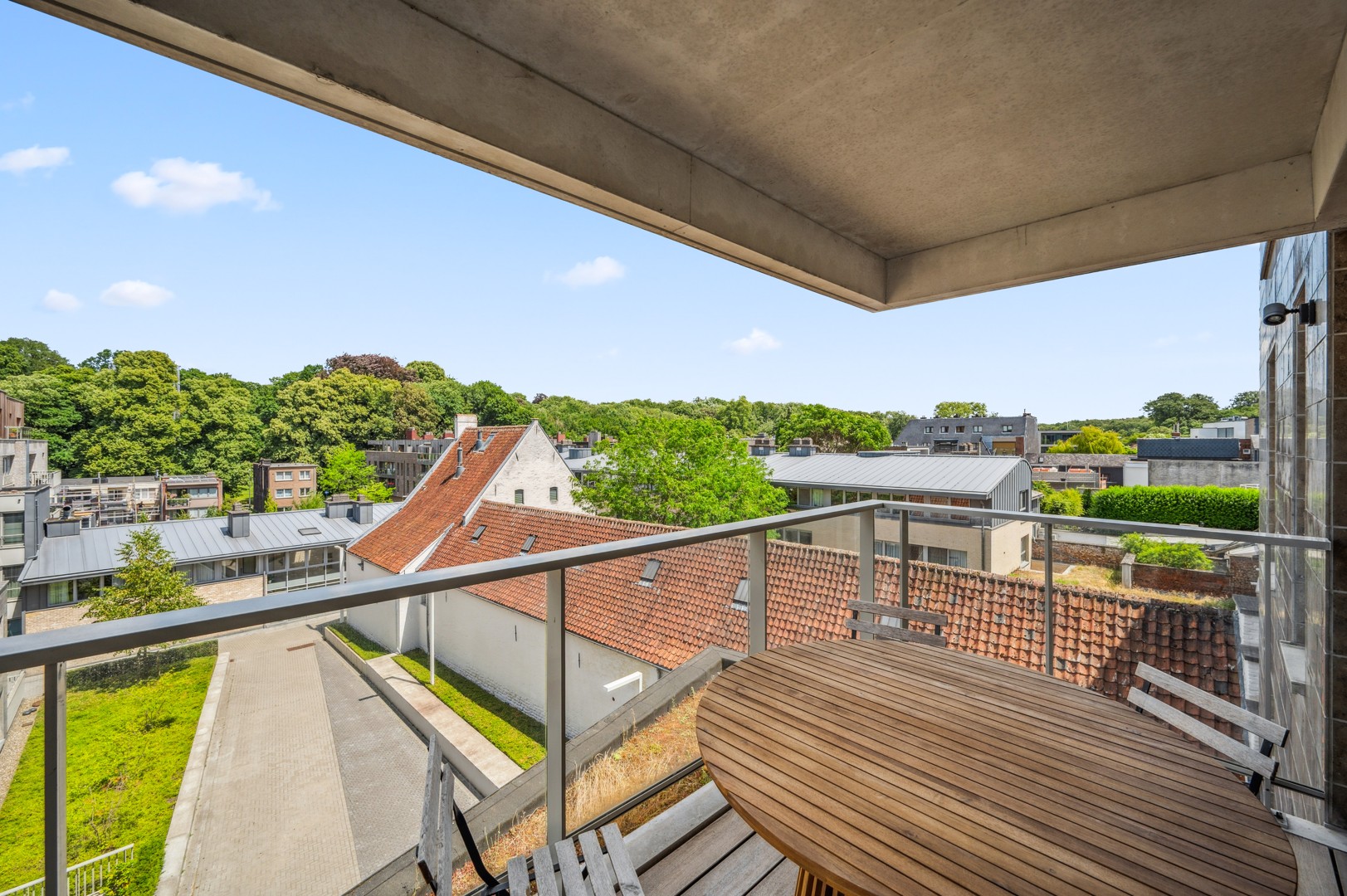 Modern 1-slaapkamerappartement met terras - foto 1