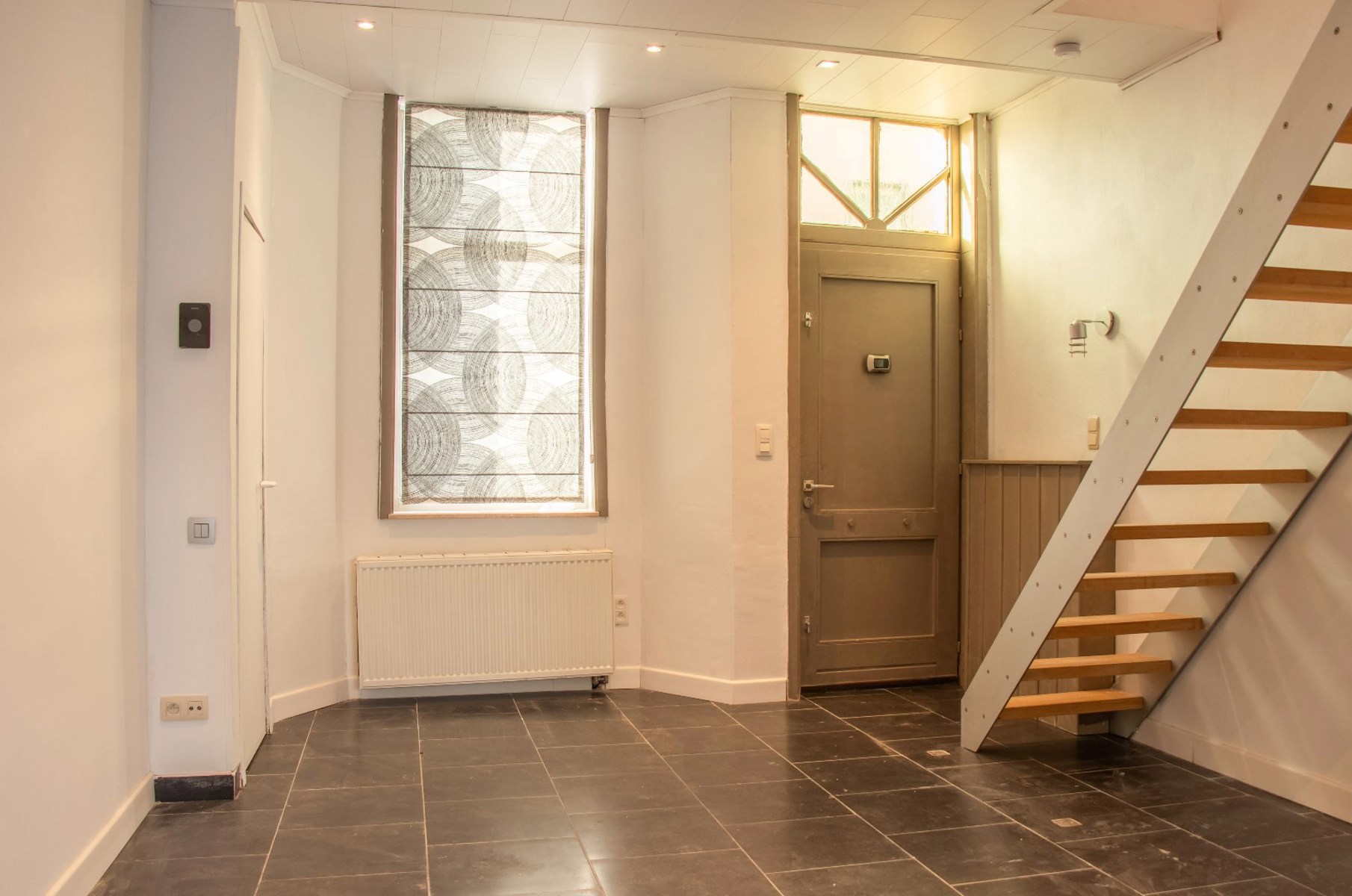 Gerenoveerde rijwoning met 2 slaapkamers - foto 4