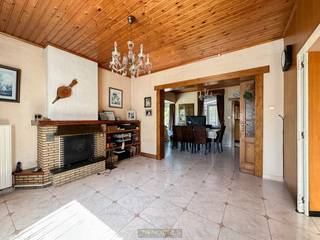 Op een AANGENAME LIGGING in de GROENE OMGEVING van het LANDELIJKE MAARKEDAL bevindt zich deze HALFOPEN TE RENOVEREN WONING. Deze eigendom beschikt...
