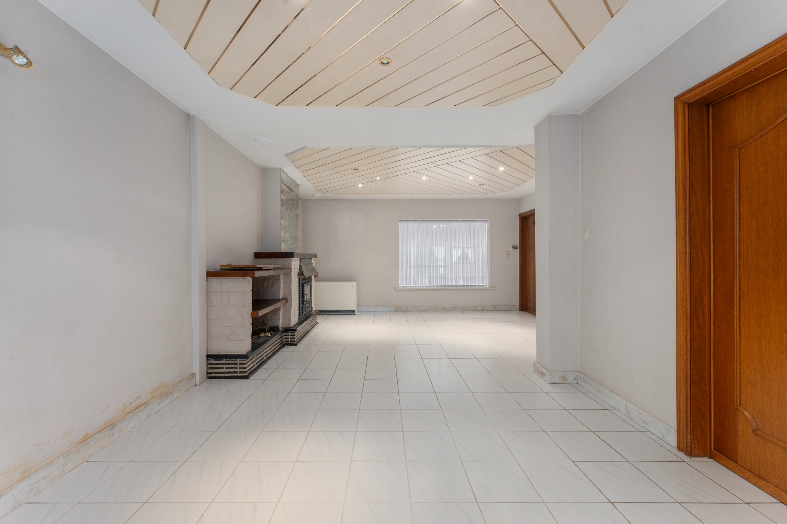 Volledig te renoveren woning aan de rand van Deerlijk met zeer ruime garage op 262m2 - foto 2