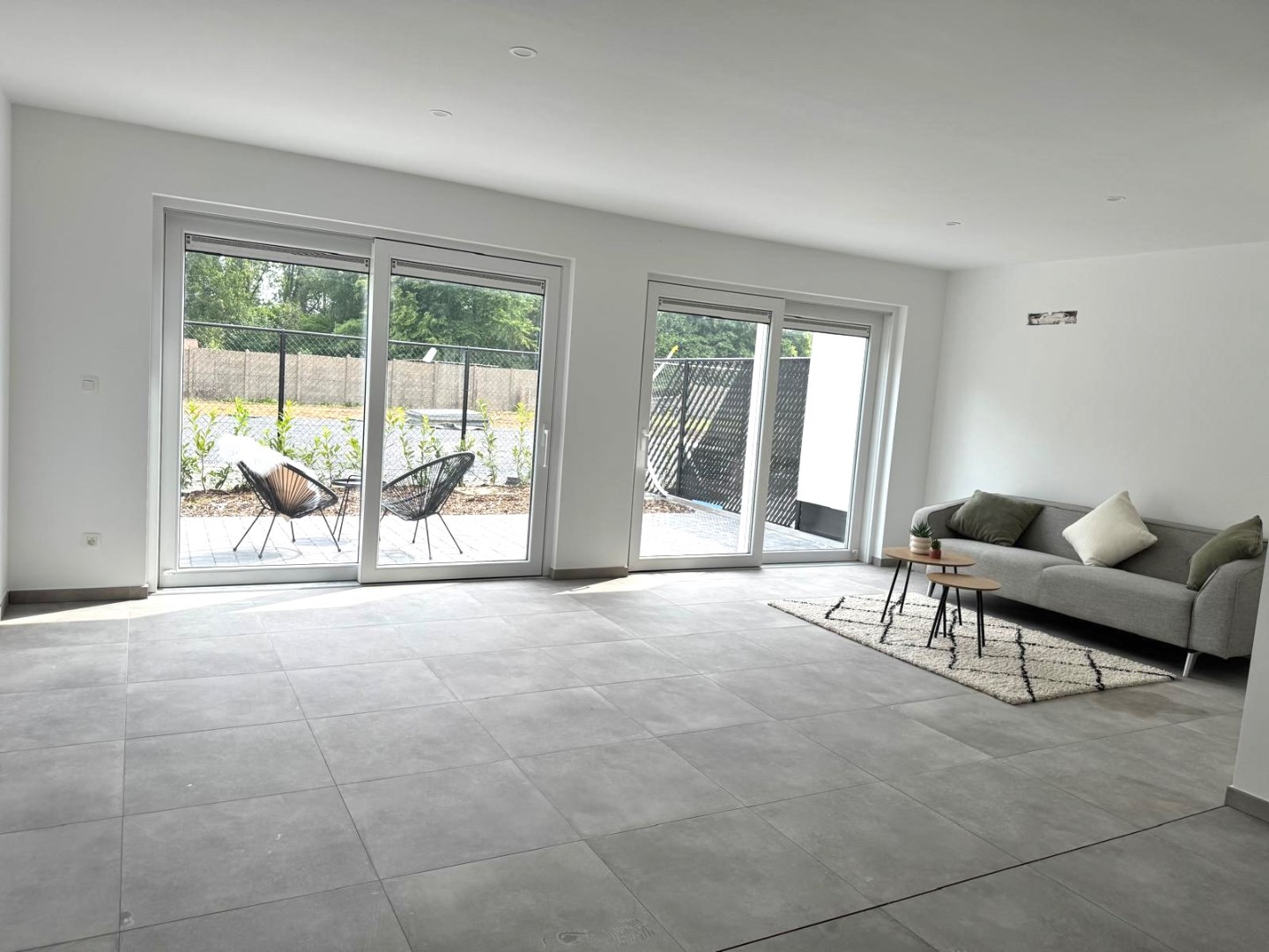 Nieuwbouwappartement met twee slaapkamers, terras en twee autostaanplaatsen - foto 3