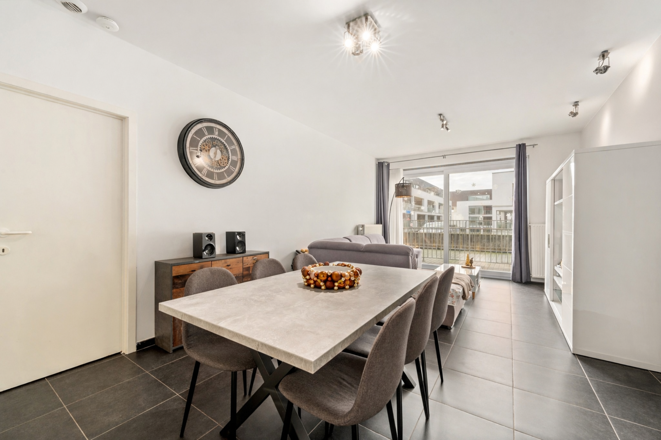 Goed onderhouden appartement in centrum Vichte! - foto 3