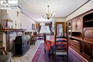 Ben je op zoek naar een woning met karakter en renovatiepotentieel in het centrum van Aalst?Deze charmante woning biedt tal van mogelijkheden om om...