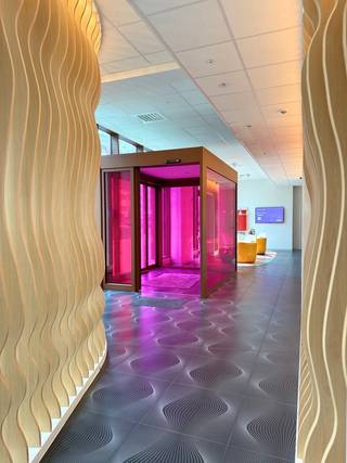 Interessante, zorgeloze investeringsopportuniteit in een hotelkamer bij Prizeotel by Radisson - Antwerp City.<br /><br />Investeer zonder zorgen. <br />Geniet als eigenaar 20 jaar lang van stabiele huurinkomsten, terwijl Prizeotel al de rest beheert en exploiteert (verhuur, administratie, onderhoud, ...).<br /><br />VOORDELEN ALS INVESTEERDER:<br />-Aankoop in volle eigendom én doorverkoop is steeds mogelijk;<br />-nog 20 jaar lang geïndexeerde huurinkomsten;<br />-geen verhuur- en beheerszorgen, noch kosten;<br />-geen taksen, geen onroerende voorheffing;<br />-Toeristische toplocatie;<br />-Ervaren en beursgenoteerde exploitant.<br /><br />Meer info?<br />Contacteer het kantoor van IMMO SP in Antwerpen via 03 226 20 40 of info@immosp.be.