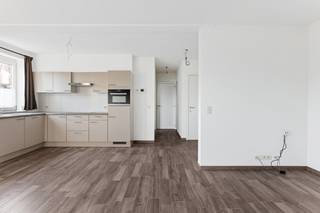 In een recent en kleinschalig appartementsgebouw uit 2016 bevindt zich dit instapklare gelijkvloersappartement, rustig gelegen achteraan in...