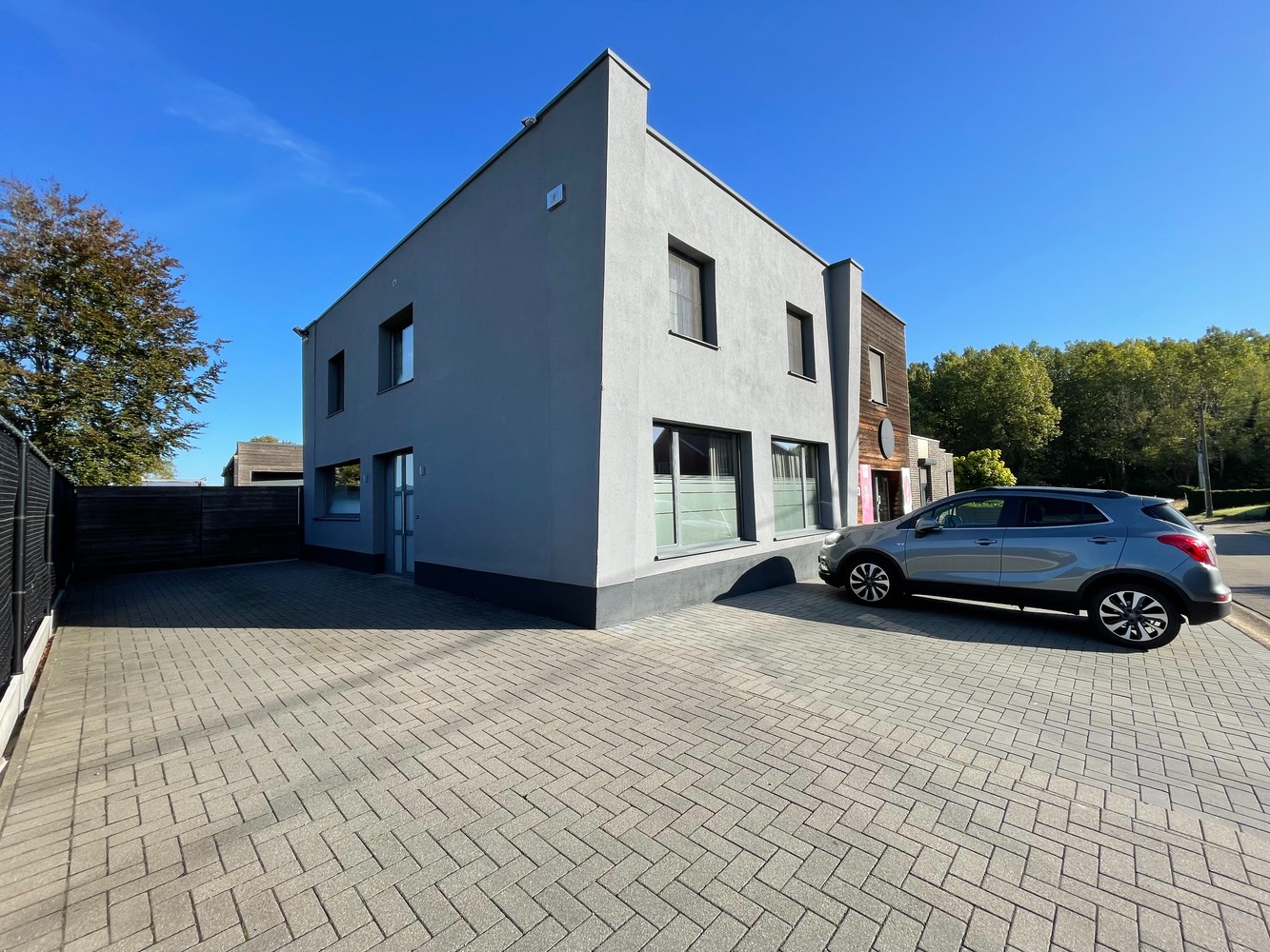 Instapklare en energiezuinige gezinswoning (4 slpks) met ruim terras en parking – Broekstraat 43, Stevoort. - foto 4