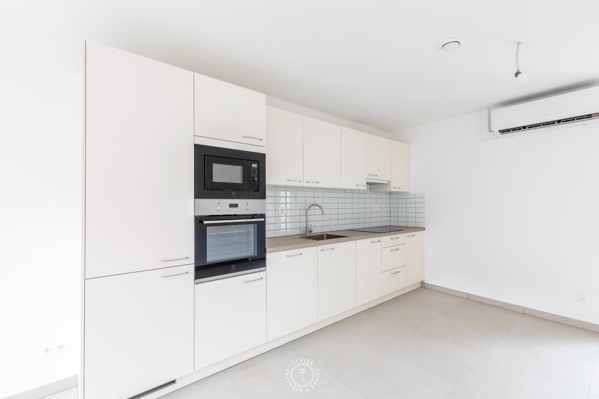 Bijzonder aangenaam en gerenoveerd appartement met terras in hartje Lokeren - foto 4