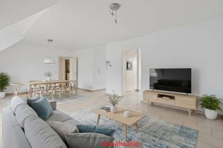 Exclusief, zeer goed onderhouden dakappartement met riant terras in hartje BeerseOntdek dit stijlvolle, energiezuinige en perfect onderhouden...