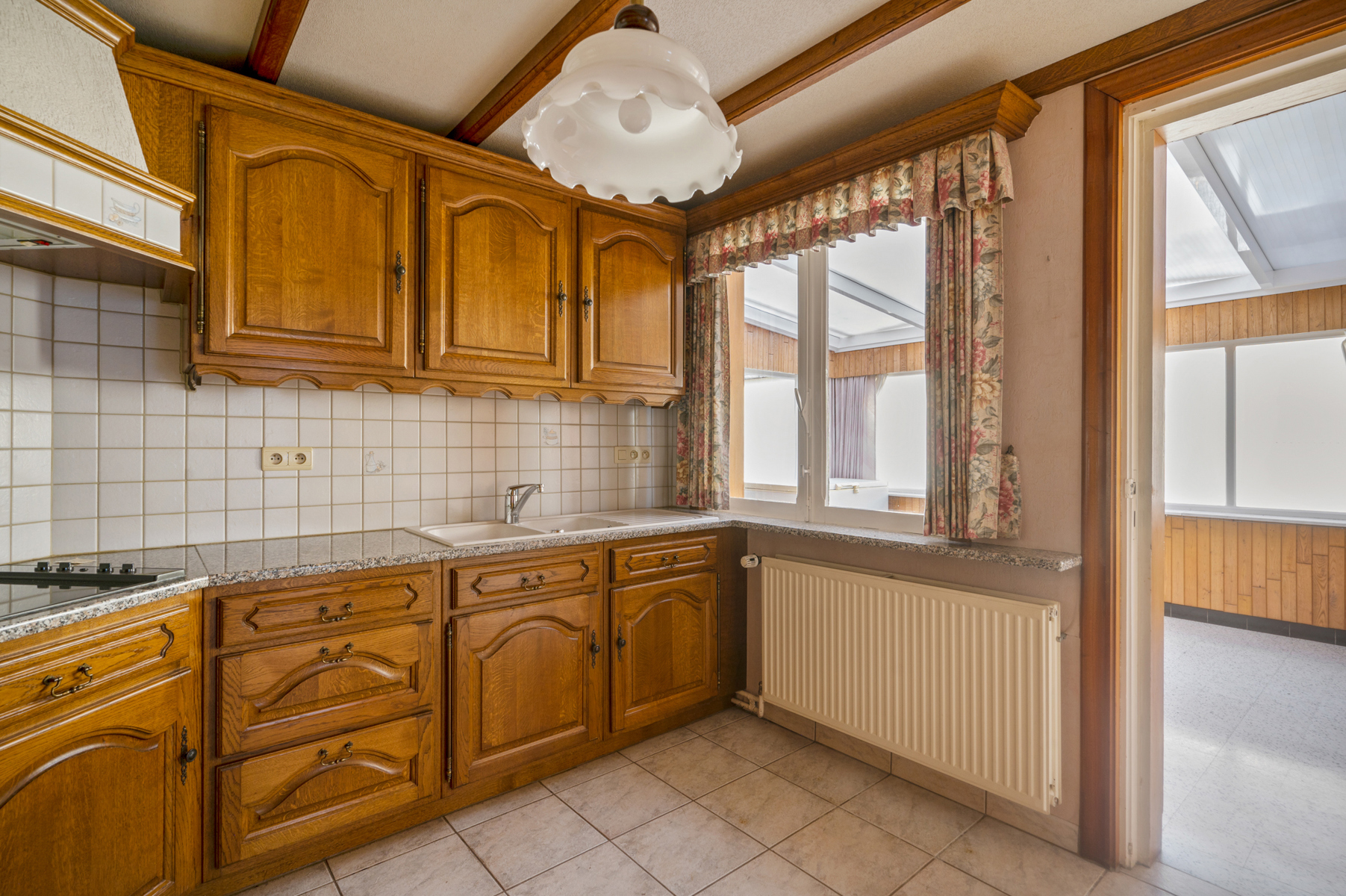 Te renoveren woning met drie slaapkamers gelegen op een perceel van ca. 408 m². - foto 4