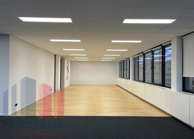 166 m² office space near the E40, R22 and A210 - photo 2