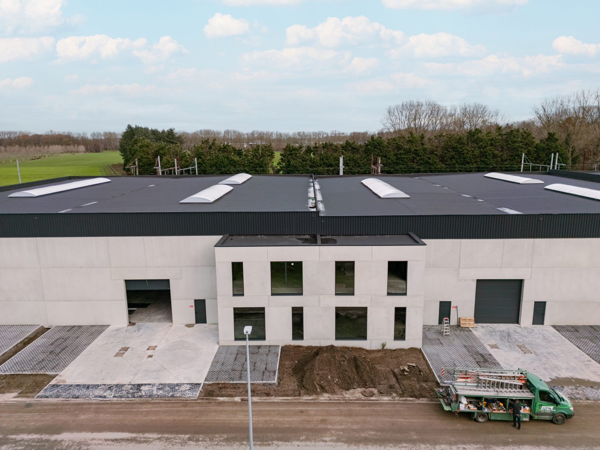 KMO-unit met kantoor op toplocatie in Oostkamp (opp 714m2!) - foto 1
