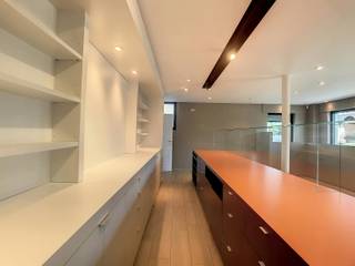 Te koop: opbrengsteigendom in open bebouwing, centraal gelegen in Vichte, op een drukke locatie nabij invalswegen. Dit pand, gebouwd in 2011,...