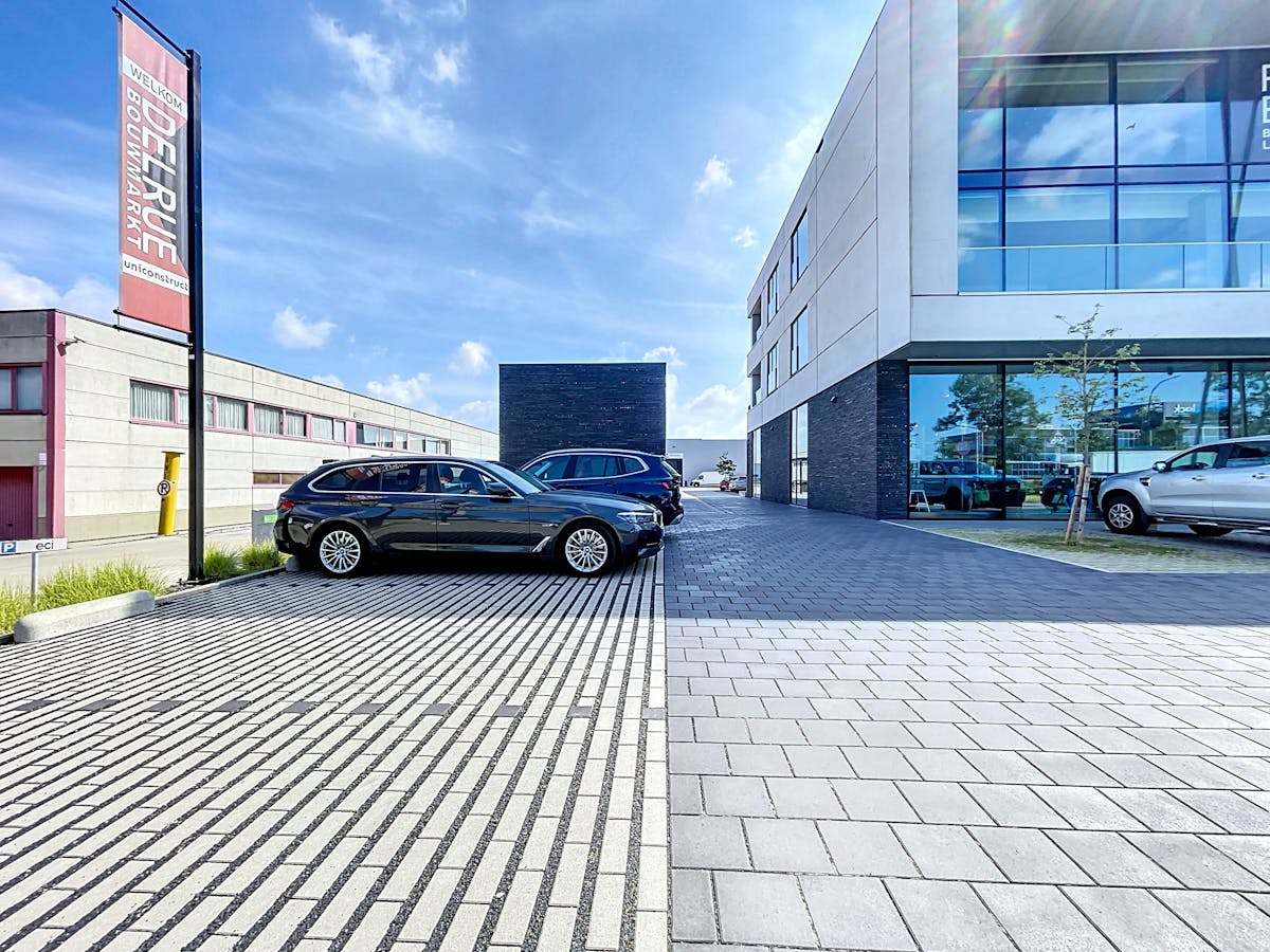 Bureau neuf haut de gamme (299 m²) à la sortie E17 à Zele - photo 4