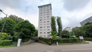 CASALINA Real Estate biedt te koop aan – GARAGEBOX nr. 8Afgesloten garagebox voor 1 wagen, gelegen in de ondergrondse verdieping van een gebouw met...