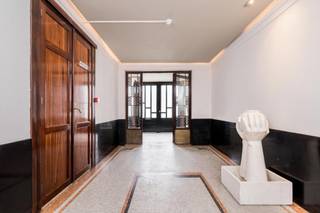 Opzoek naar een ruim appartement met eigen karakter? Zie hieronder een art deco duplex penthouse! Locatie: Het appartement is gelegen op...
