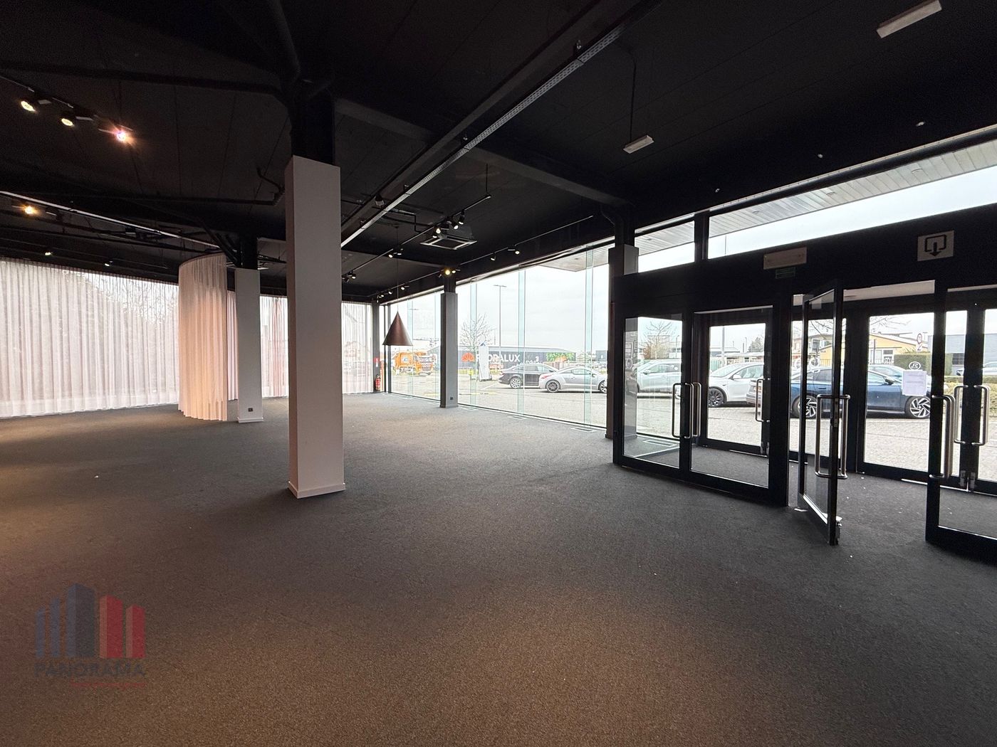 Showroom de 785 m² le long de la Bergensesteenweg avec visibilité - photo 4