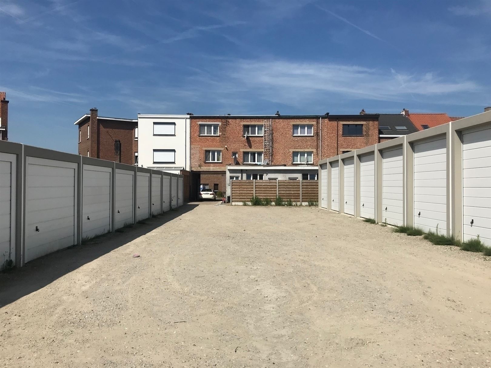 Garagebox te huur centraal gelegen in Boom! - foto 2