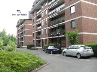 Rustig gelegen appartement in een groene omgeving en toch op wandelafstand van de markt van Oudenaarde, werd volledig opgefrist. Indeling:...