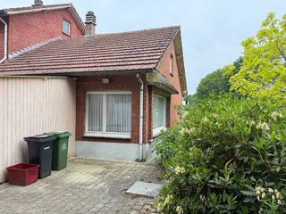WATERMOLEN 45 te ZOERSEL, volledig te renoveren woning met 2 livings, keuken, badkamer en 2 slaapkamersDe grond zelf is 688 m2 en 13,2 m breed en...