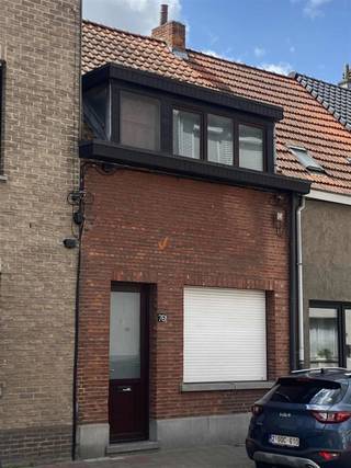 TE MODERNISEREN RIJWONING MET TUIN EN VEEL POTENTIEEL IN MERKSEMOp een rustige en aangename locatie in Merksem bieden wij deze te renoveren woning...